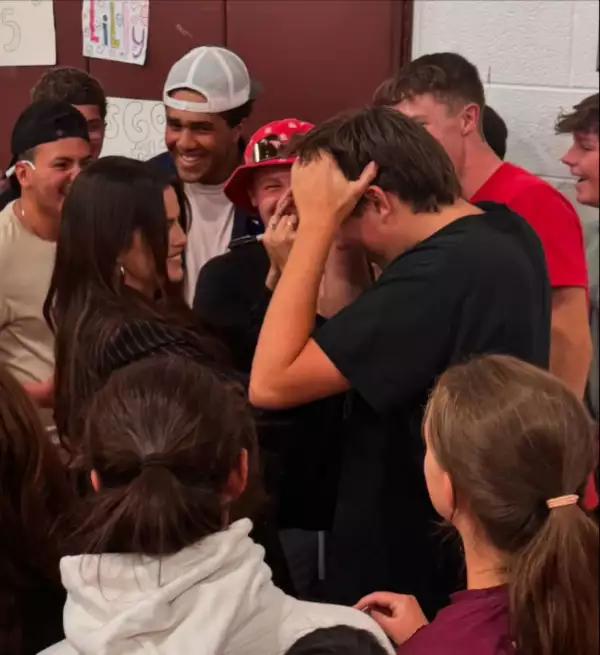 Selena Gomez volleyball