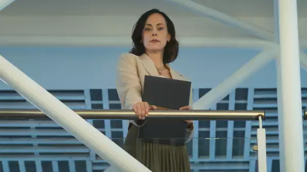 DOC_MX_n_S1_E15_00_08_36_03 R.jpg