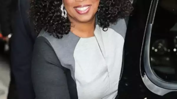 La conductora le aconsejó a la actriz no viajar a Europa pues allá existen más tentaciones que podrían afectar su vida nuevamente. Además, la también actriz se mudó a Nueva York.