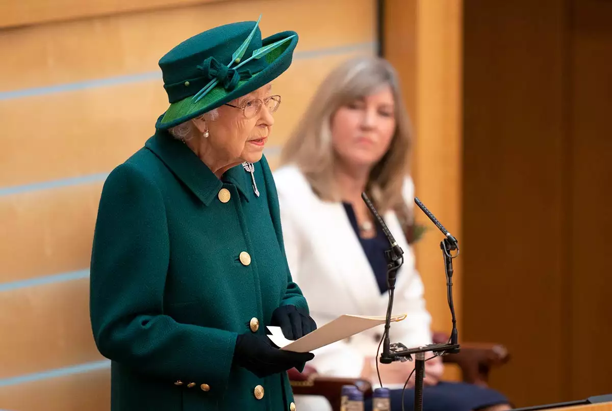 Reina Isabel II