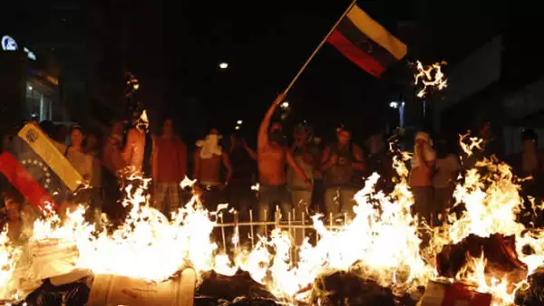 En la mayoría de las protestas han participado activamente jóvenes universitarios.