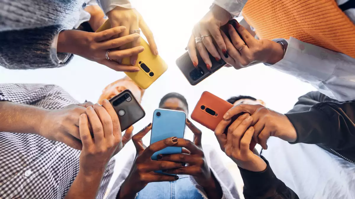 Telcel, AT&T, Telefónica y OMVs deberán tener padrón de telefonía en junio de 2026