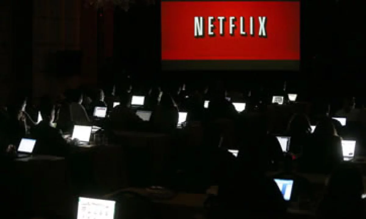 En ocasiones las firmas productoras han tratado de limitar los tiempos en que Netflix libera sus contenidos. (Foto: Getty Images)