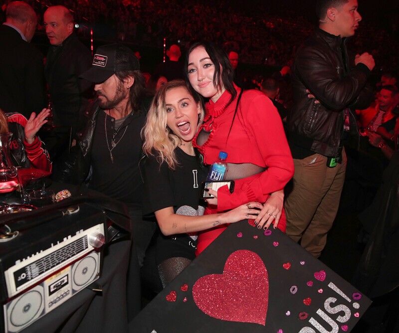Miley y Noah Cyrus