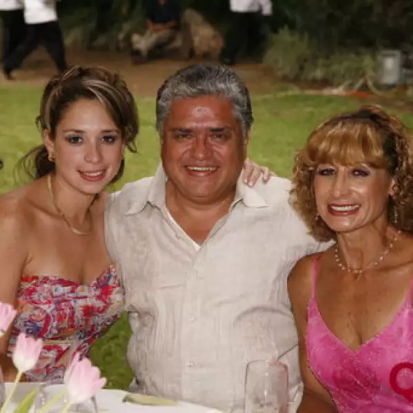 Hortencia Meneses, Guillermo Meneses, Hortencia de Meneses