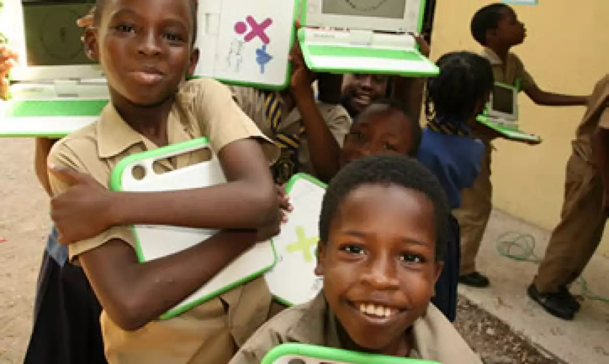 Una computadora de OLPC tiene un costo de 209 dólares, alrededor de 2,400 pesos. (Foto: Cortesía OLPC)
