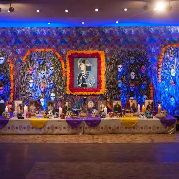 Altar de Muertos Pineda Covalín