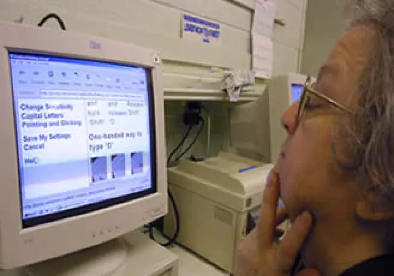 El costo promedio de la factura electrónica es de 300,000 pesos al año, considerando software, soporte y mantenimiento. (Foto: AP)