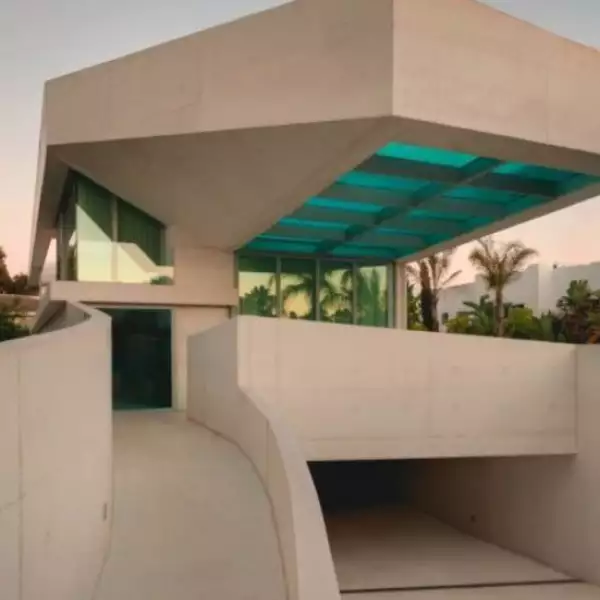 Casa Medusa, España