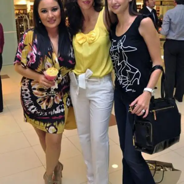 Mariela Castellanos,Laura Guajardo y Sarahí González de Marroquín