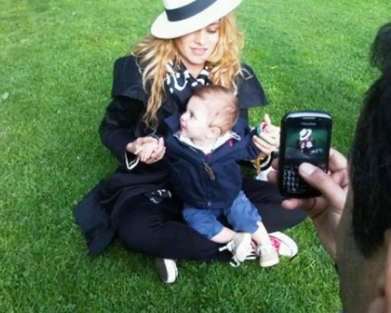 Paulina Rubio subió esta foto y escribió: Entrenando.