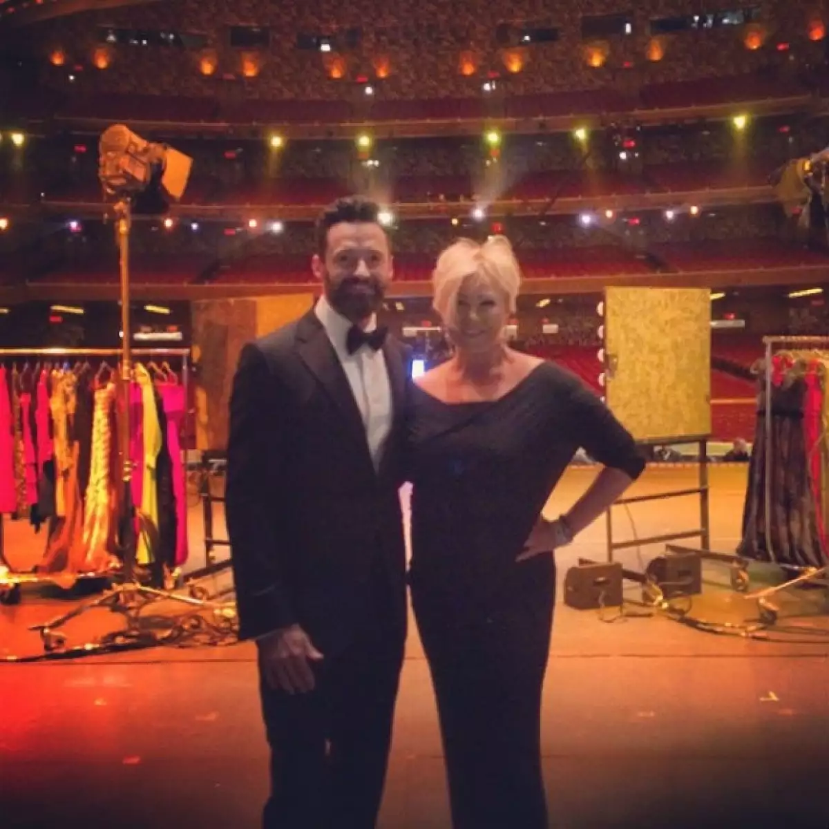 El actor conducirá la entrega de los premios a lo mejor en Broadway, por lo que ha compartido cómo vive este ajetreado día.