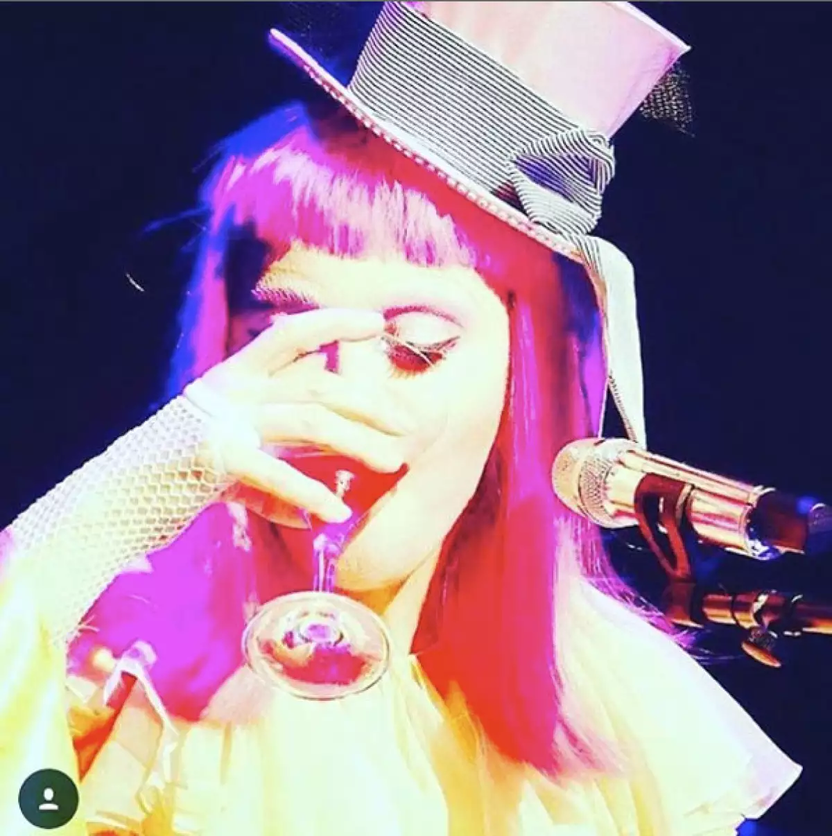 Algunos personas se alarmaron cuando salió como payaso a dar un show.