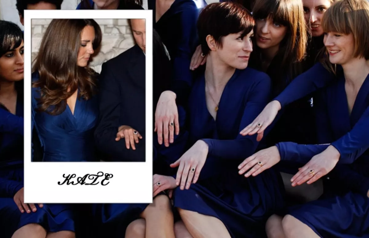 El vestido azul y el anillo de compromiso hiceron que la industria `pirata´ creara rápidamente estos dos accesorios y resultaron ser todo un éxito.
