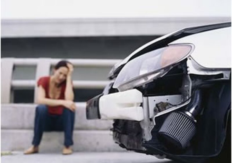 Al momento de tener un accidente no asumas responsabilidades o negocies, llama a tu aseguradora. (Foto: Jupiter Images)