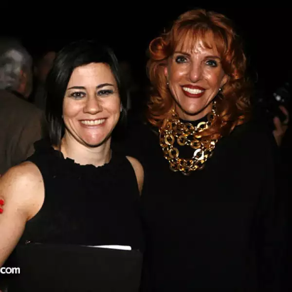 Juana Inés Dehesa y Adriana Landeros