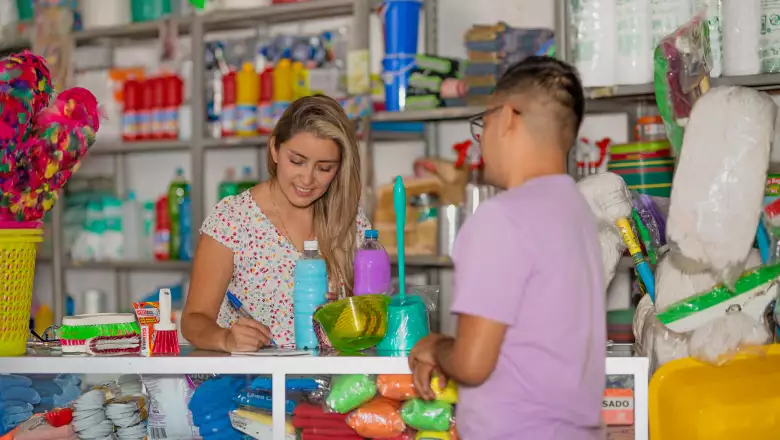 Atendiendo su jarciería