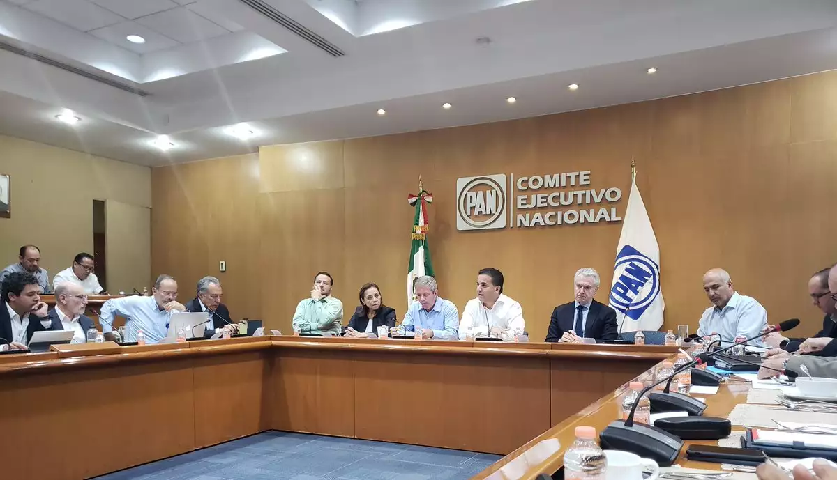 En reunión a puerta cerrada 