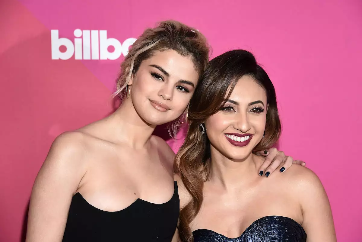 Selena Gomez junto a Francia Raisa.