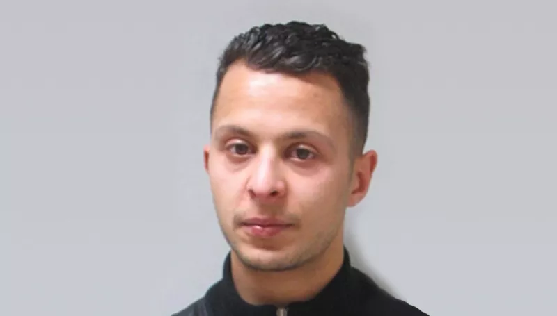 El joven se deslindó de la autoría intelectual de los ataques en París y ofreció su colaboración a las autoridades.