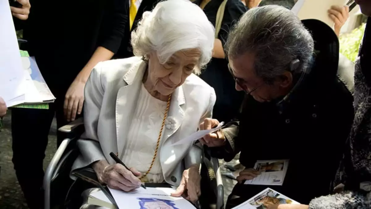 matute firma un autografo