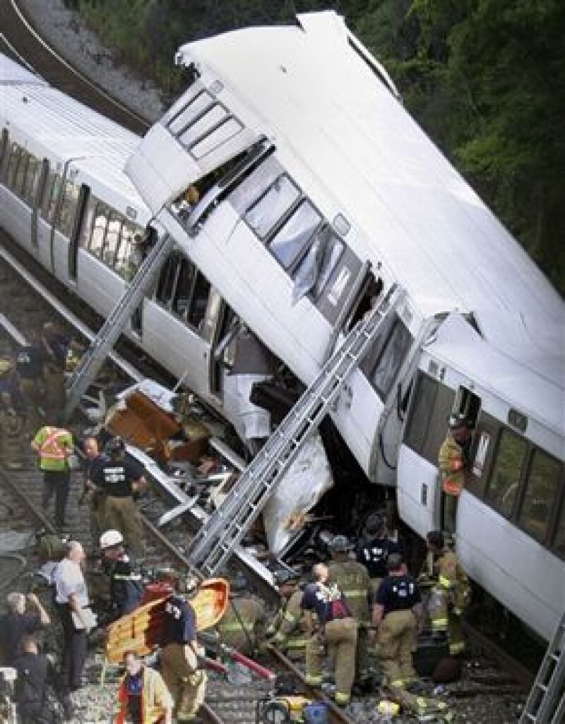 El accidente ocurrió entre las estaciones de Fort Tottem y Tacoma Park, en el vecino estado de Maryland, hasta el momento no se ha precisado el número de heridos.
