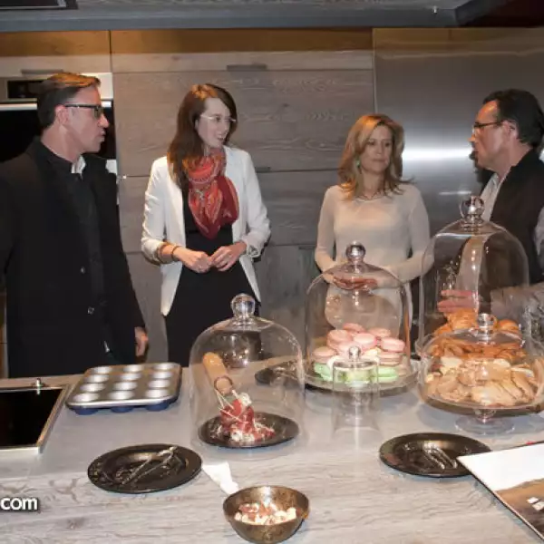 Joshua Boinstein,Sarah Köring,Claudia Grajales,Amin Suárez