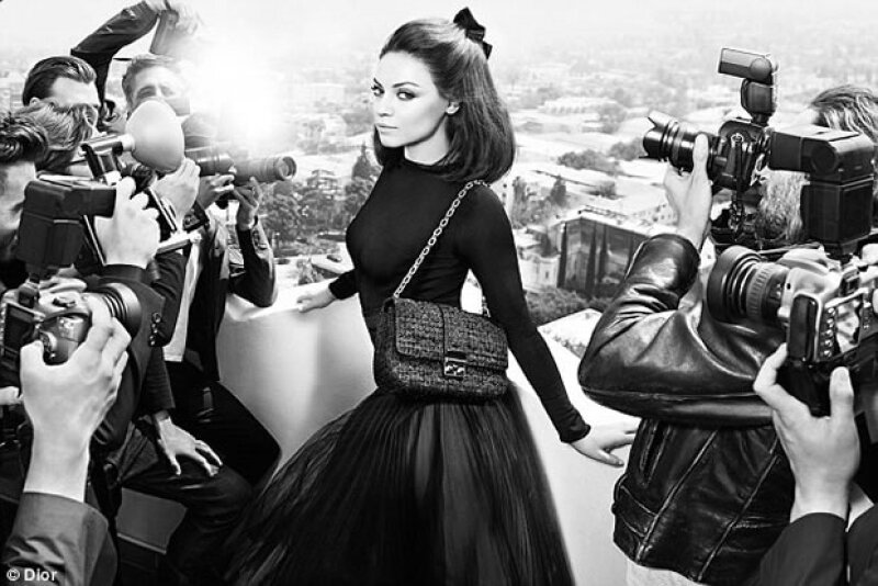 Mila Kunis tuvo una desafortunada salida de Dior.