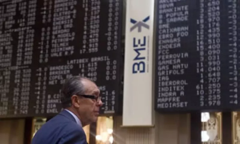 La venta corta es una manera usual de los inversores de apostar a la caída de los precios de las acciones. (Foto: AP)