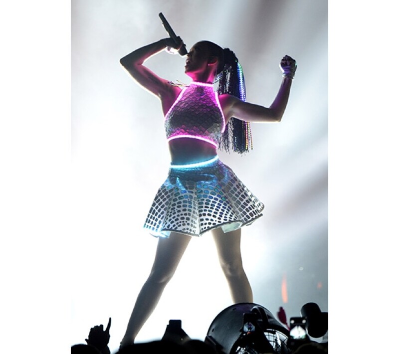 Katy Perry tiene el vestuario más exclusivo para sus giras, todo de colores y forforesencias.