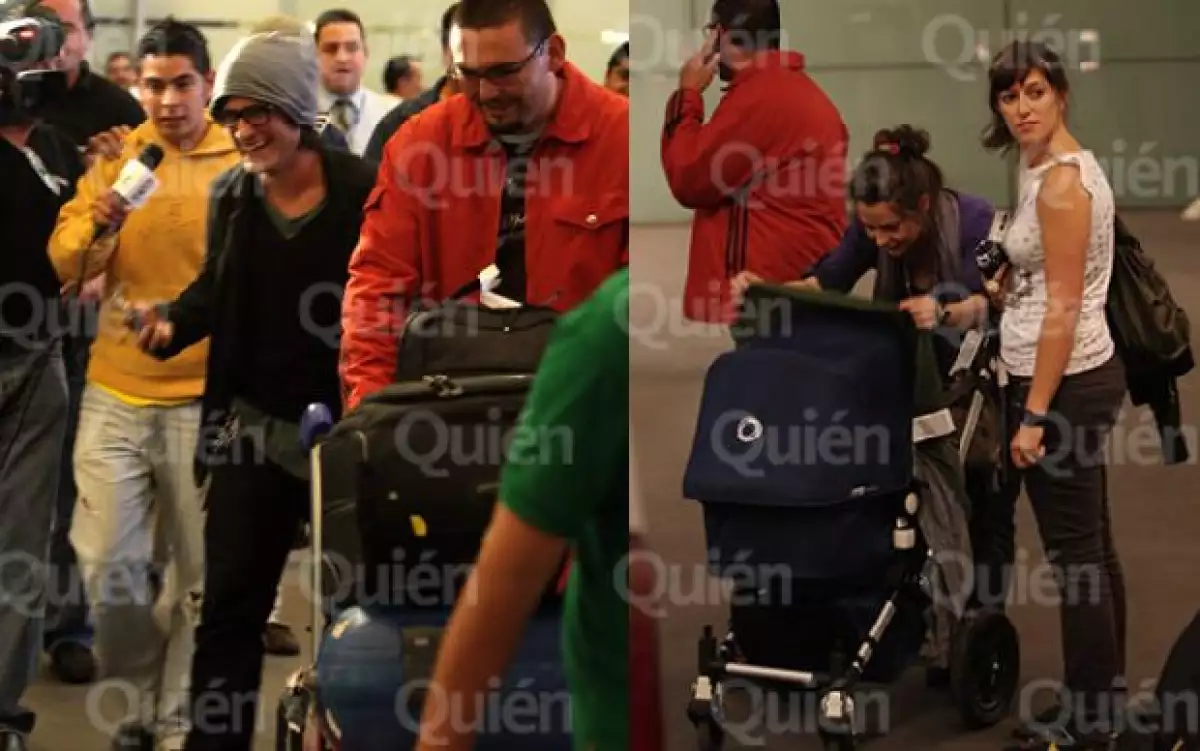 Lázaro, primogénito del actor y Dolores Fonzi, llegó este lunes con sus papás a la Ciudad de México, esta es la primera vez que el pequeño de casi tres meses viaja al DF.