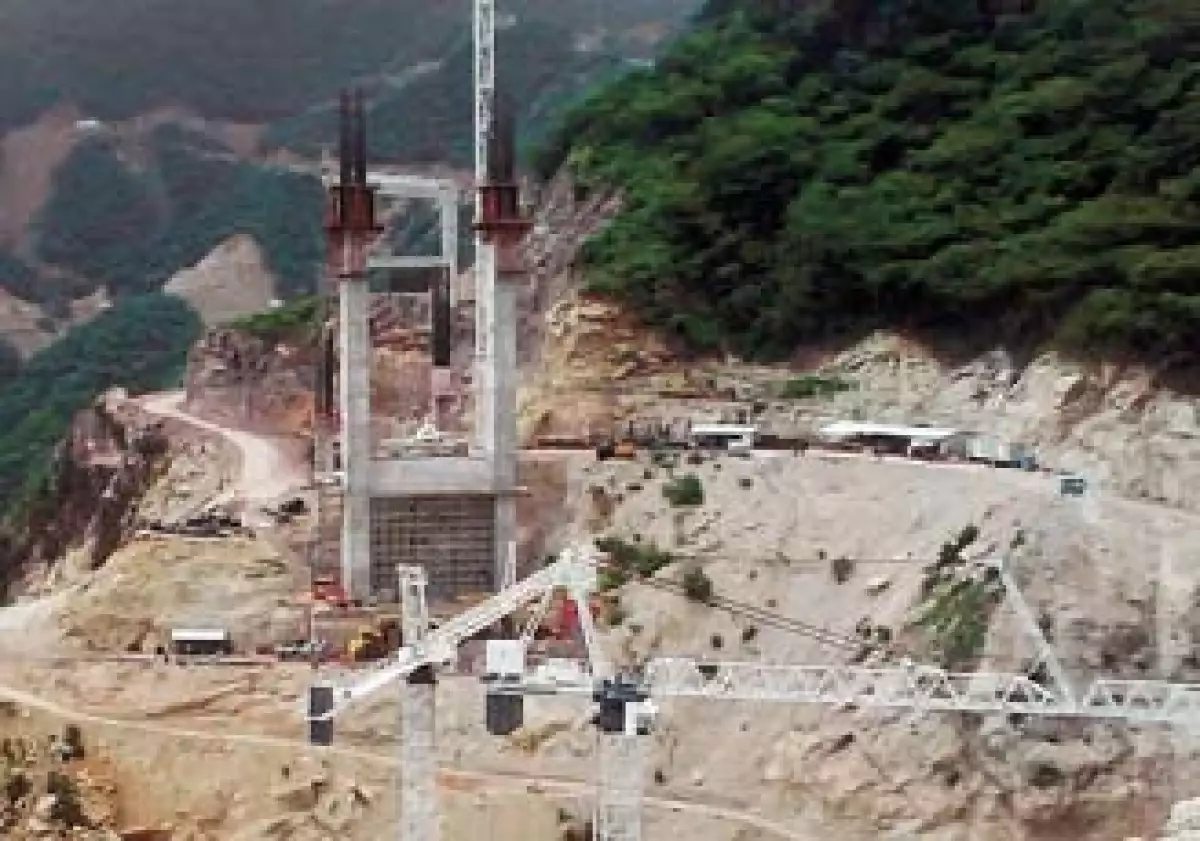 El puente Baluarte comunicará a Sinaloa y Durango y será el más grande de Latinoamérica. (Foto: Especial)