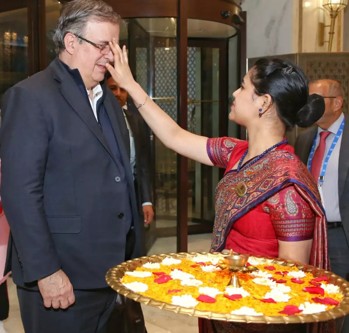 ebrard-india-gira.jpeg