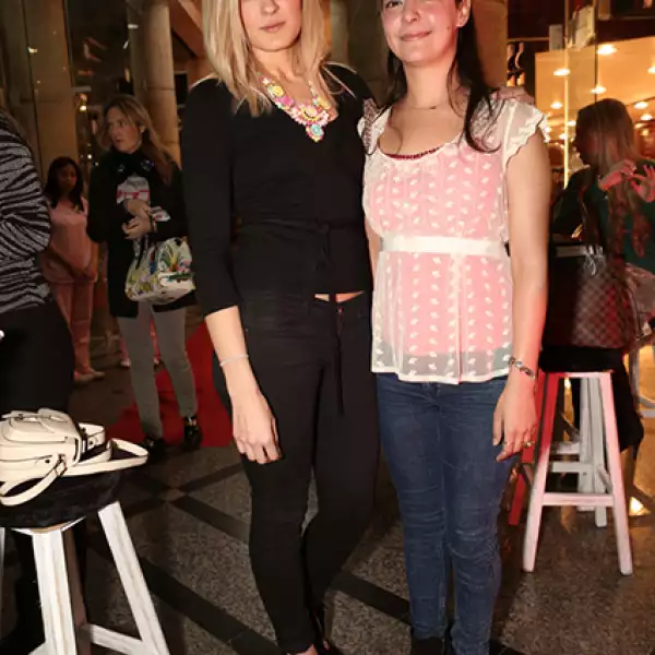 Paola Romo y Marìa de la Mora