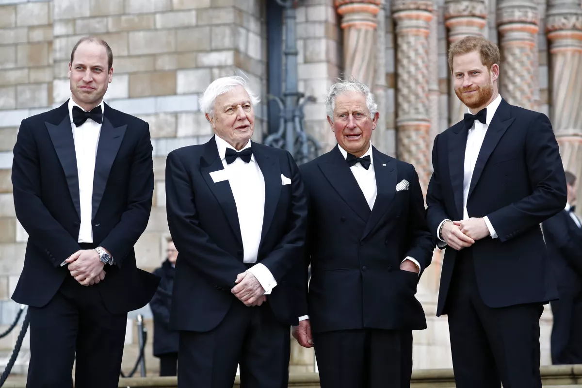 Príncipe William, rey Carlos III y príncipe Harry
