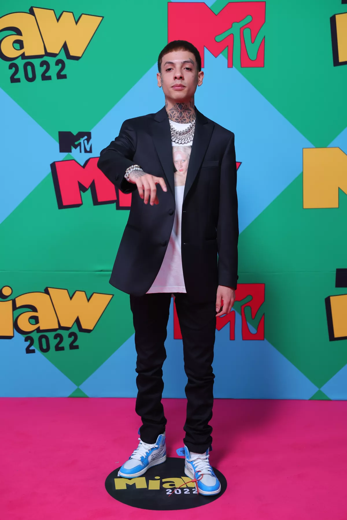 Natanael Cano en los MTV MIAW 2022