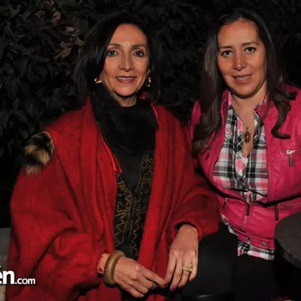 Rosy Noval,Dulce María González