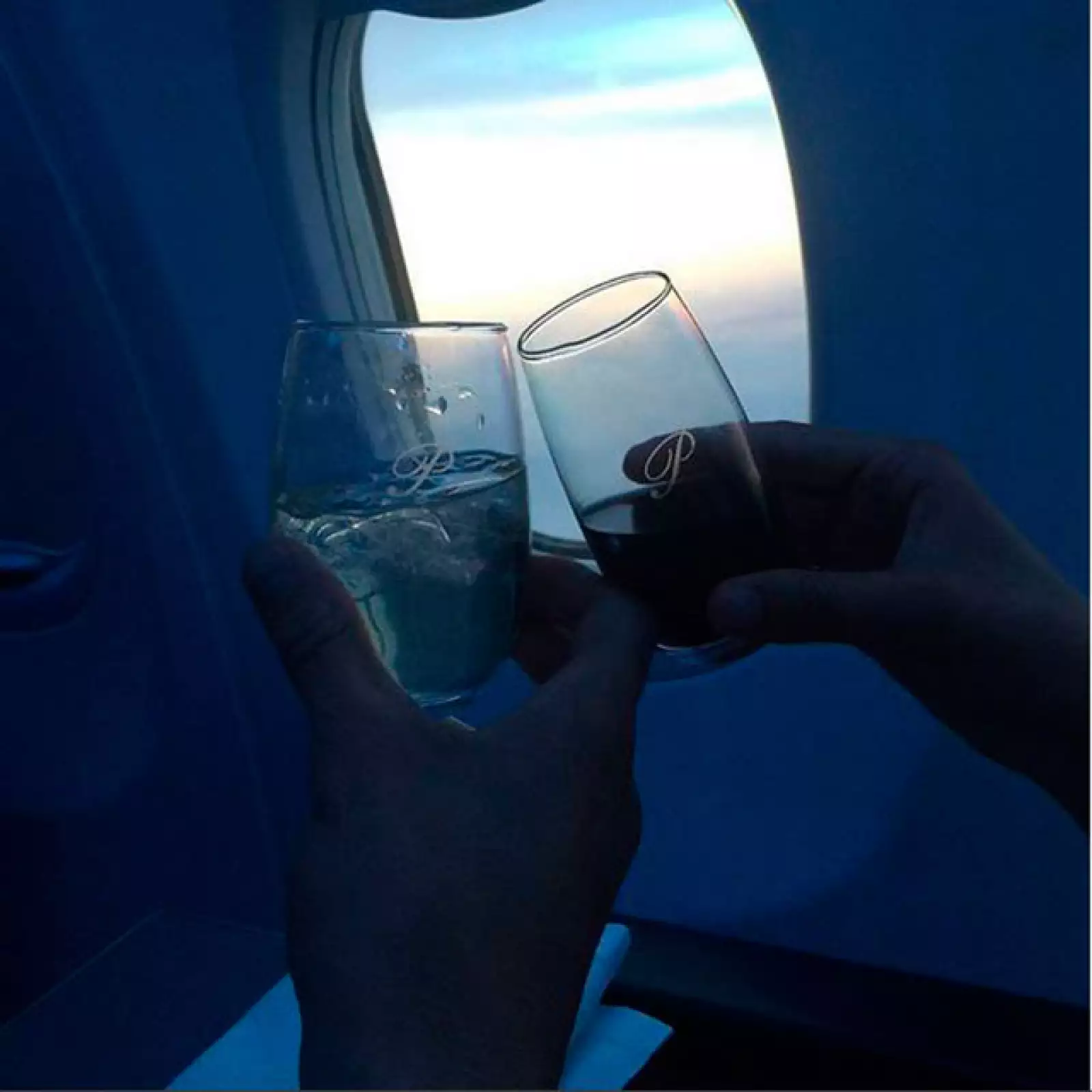 Con esta imagen anunciaron que iban rumbo a Europa.