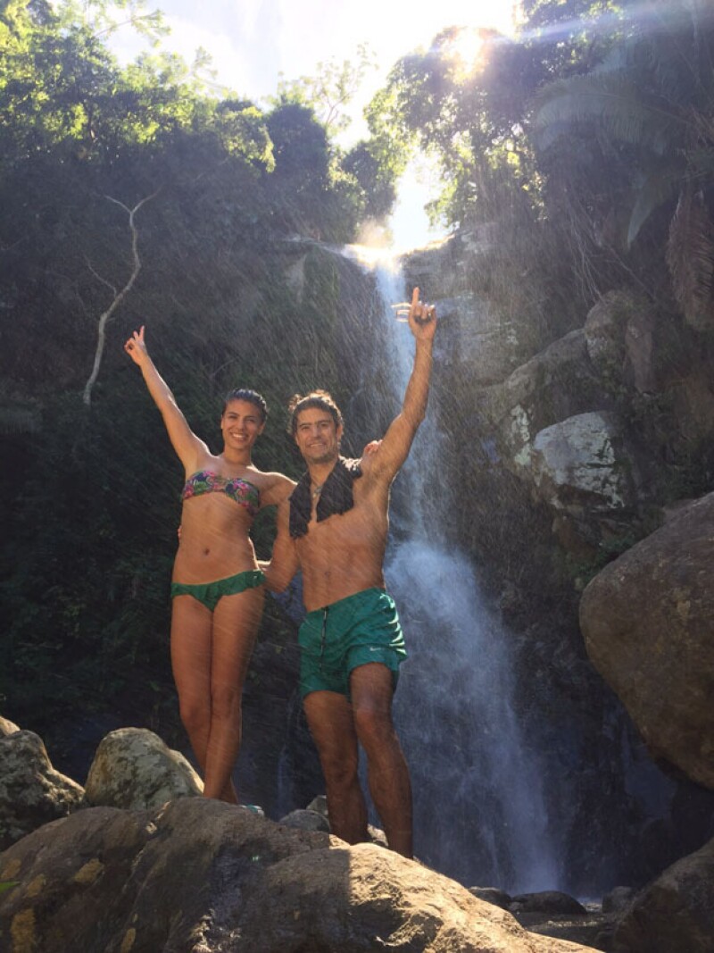 Alex y Andrea desde una de las cascadas en las playas de Jalisco.