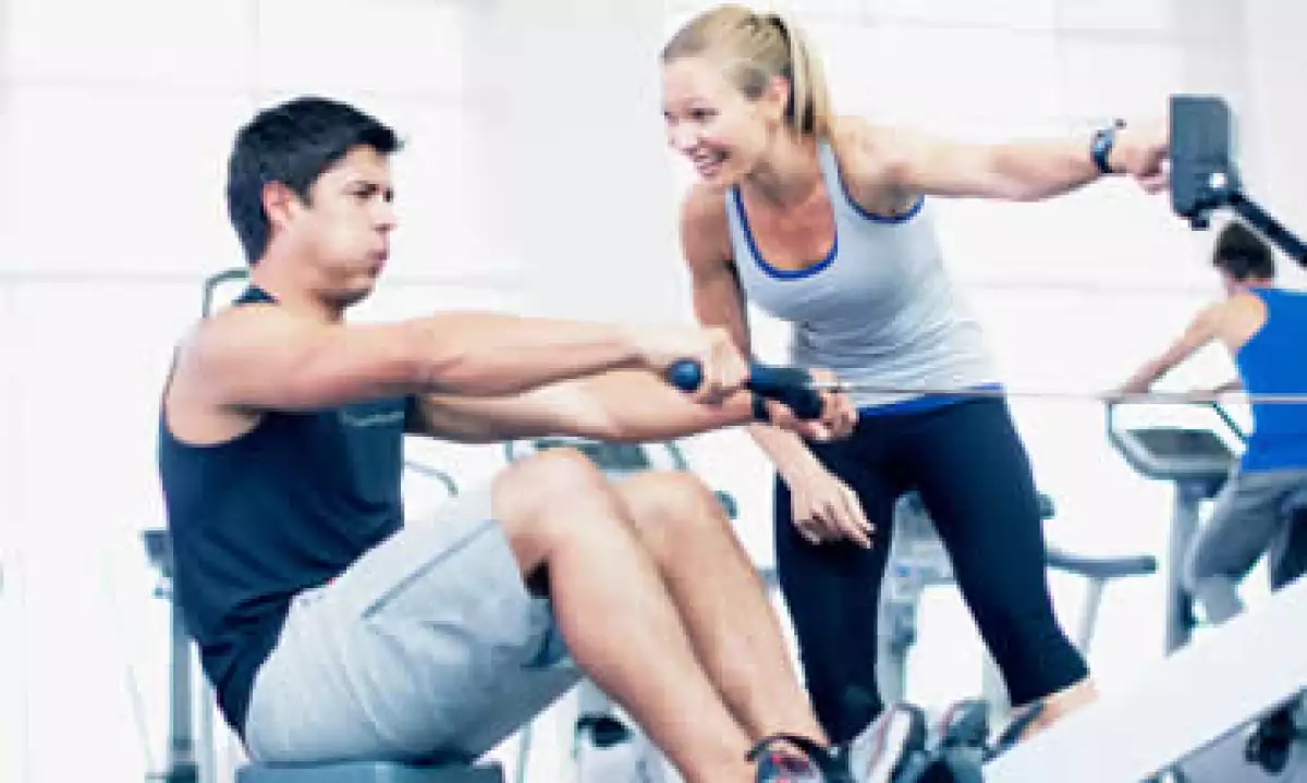 Contempla el gimnasio y la atención nutricional en tu presupuesto de gastos fijos. (Foto: Getty Images)