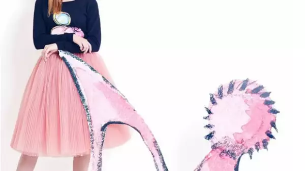 La firma mexicana lanzó su colección basada en Barbie. La colección es clásica y elegante sin perder de vista el lado divertido de Barbie.