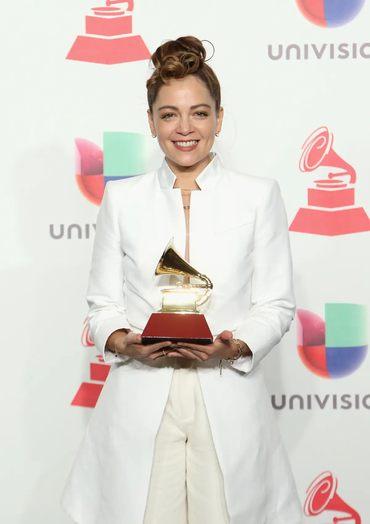 Natalia Lafourcade responde ante supuesta reacción a Maluma 