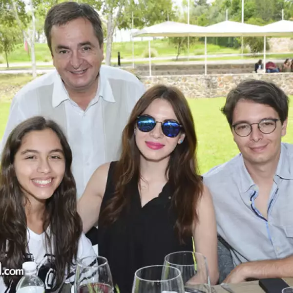 Mariana Martínez,Rafael Cárdenas,Mariana Hoyos y Rafael Valenzuela
