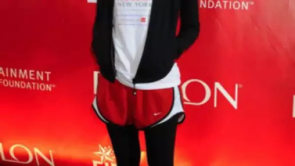 Jessica Alba llegó puntual al evento que tiene como objetivo reunir fondos a beneficio de la investigación del cáncer de mama.