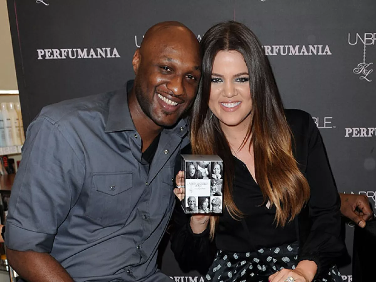 Khloe y lamar no están oficialmente divorciados.