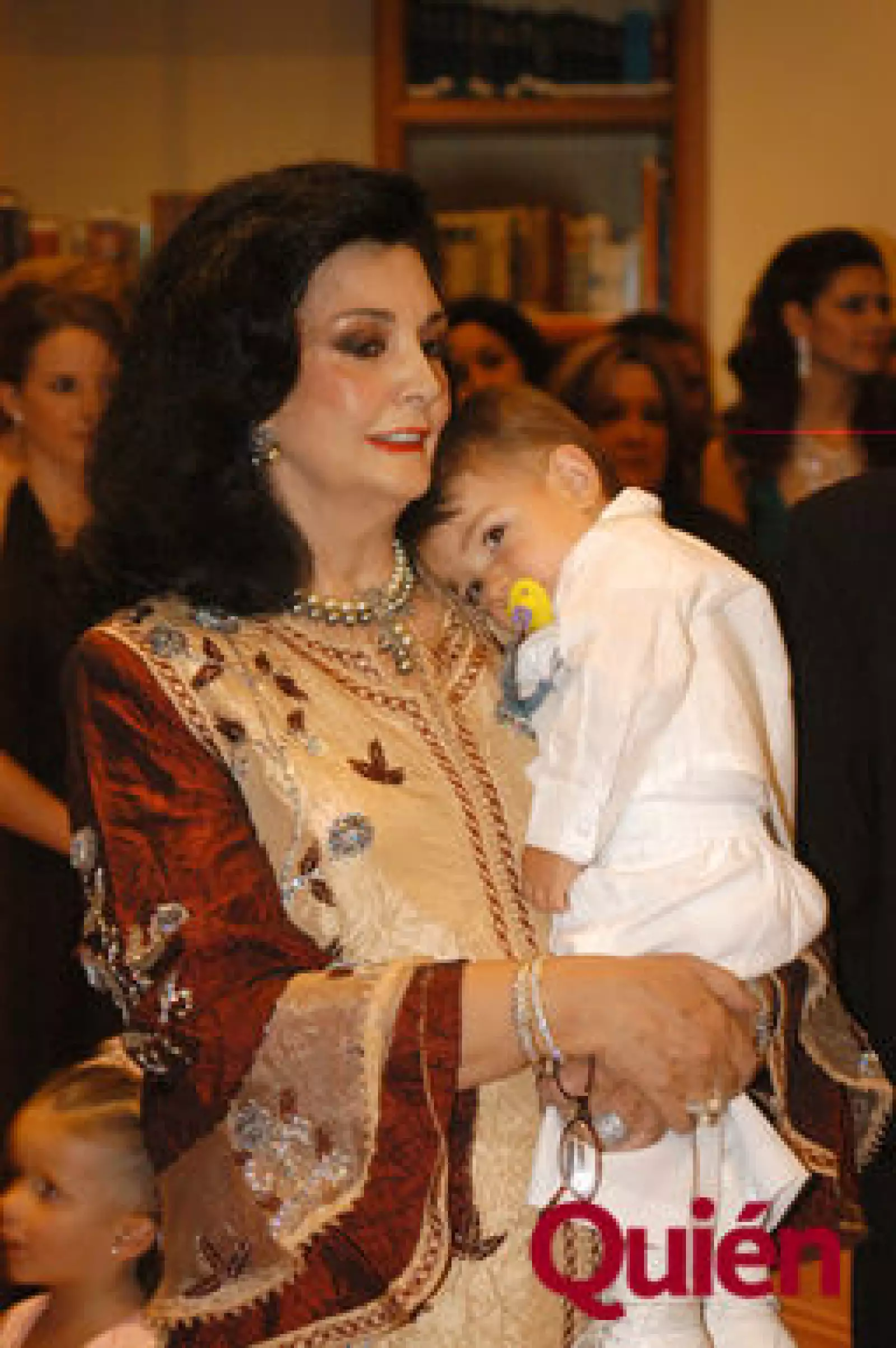 Beatriz Mendivil, Andres Davila