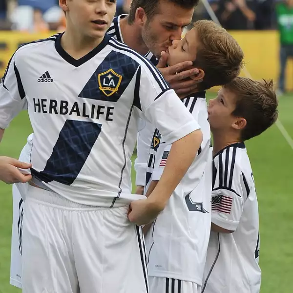 Para los pequeños Brooklyn, Romeo, Cruz, el triunfo de su padre también fue el suyo.