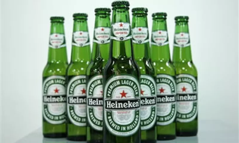 Heineken genera casi la mitad de sus ganancias en los mercados emergentes. (Foto: AP)
