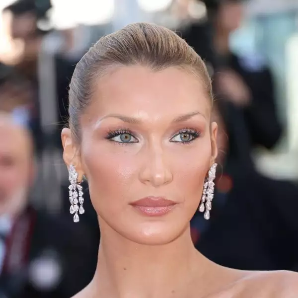 _Bella Hadid steely eyes.jpg