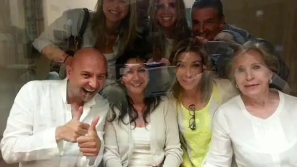 La bebé de Jacqueline Bracamontes y Martín Fuentes ayer pasó la primera noche en su hogar luego de estar internada por 18 días en el hospital.